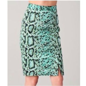 Nanette Lepore Green Snakeskin Print Pencil Skirt, Size 4